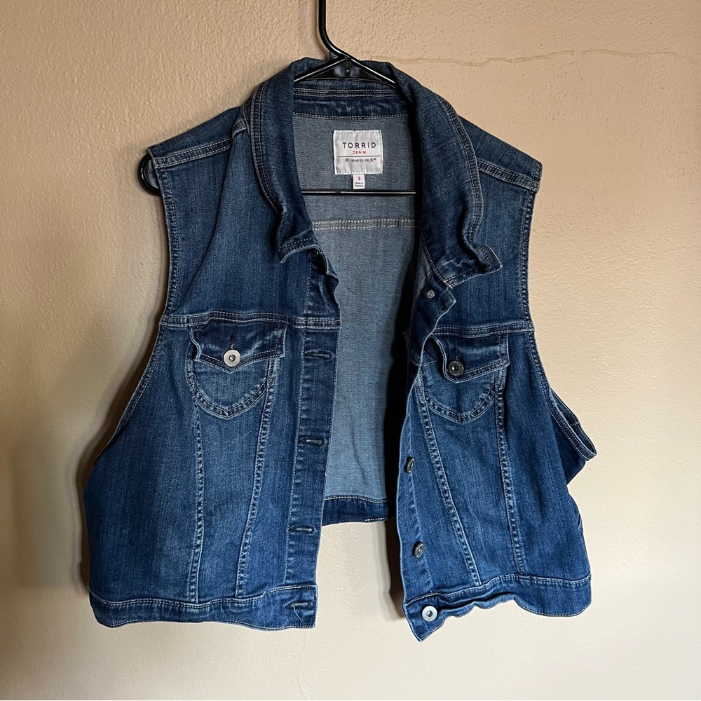 Torrid denim vest size 3